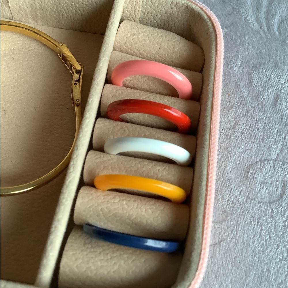 GUCCI bangle watch with set of bezels🧡🤍💙❤️ - Picture 4 of 7